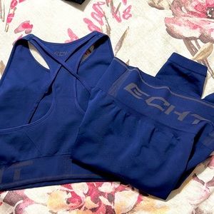 Echt gym outfit. Medium leggings X-Large top.